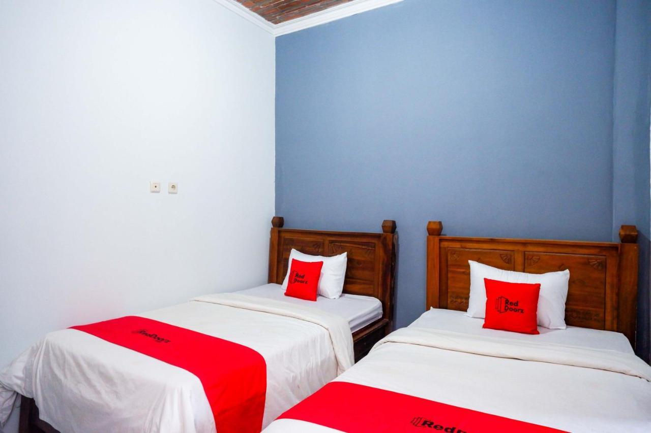 מלון Reddoorz At Pakuncen Malioboro יוגיאקרטה מראה חיצוני תמונה