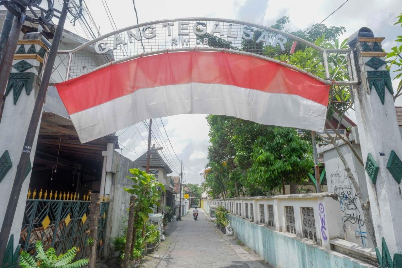מלון Reddoorz At Pakuncen Malioboro יוגיאקרטה מראה חיצוני תמונה