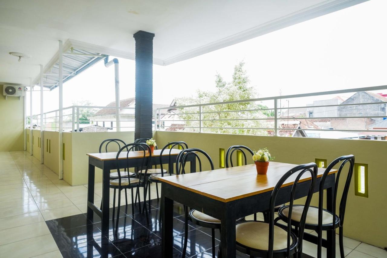 מלון Reddoorz At Pakuncen Malioboro יוגיאקרטה מראה חיצוני תמונה