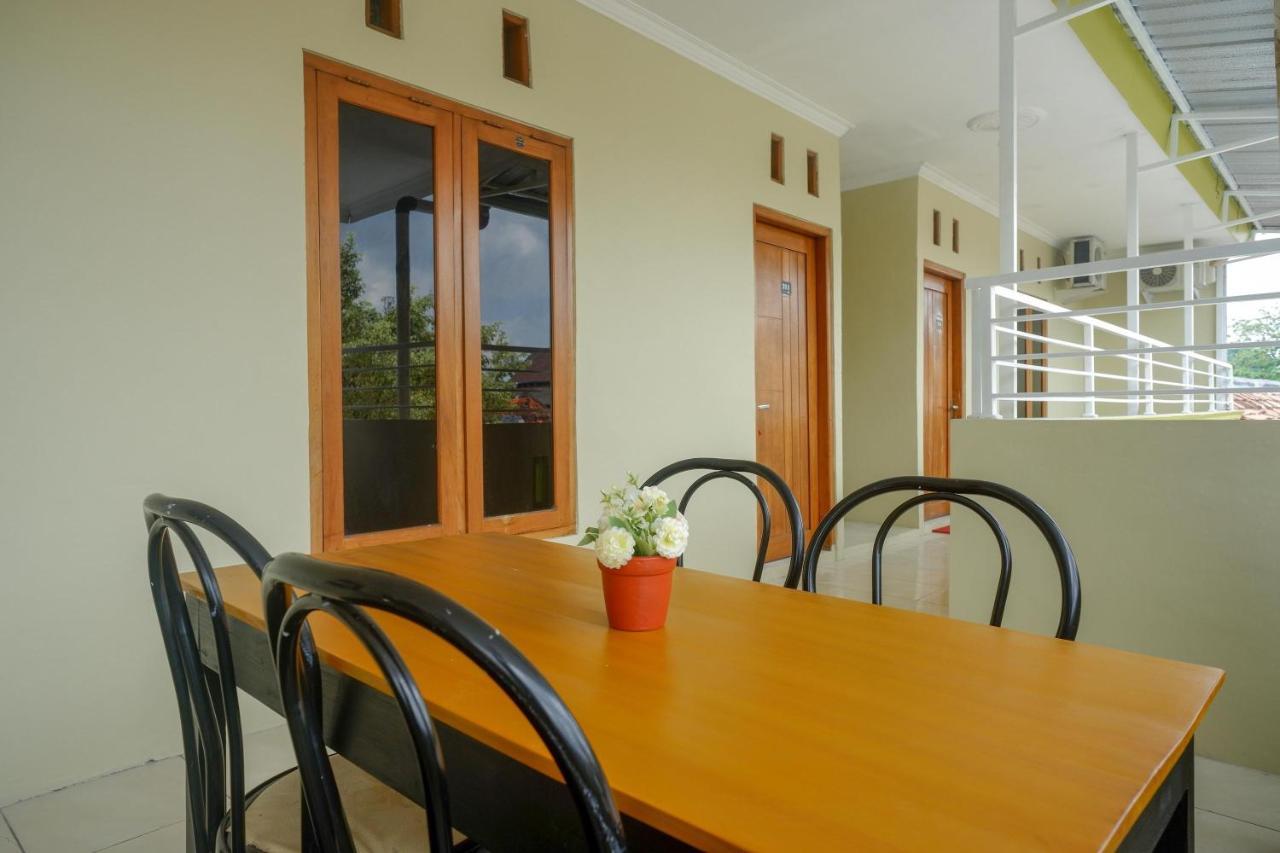 מלון Reddoorz At Pakuncen Malioboro יוגיאקרטה מראה חיצוני תמונה